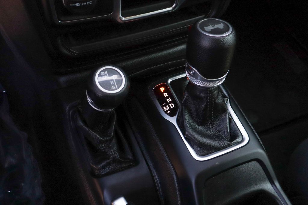 Used 2021 Jeep Wrangler Sport AWD/4WD image 32