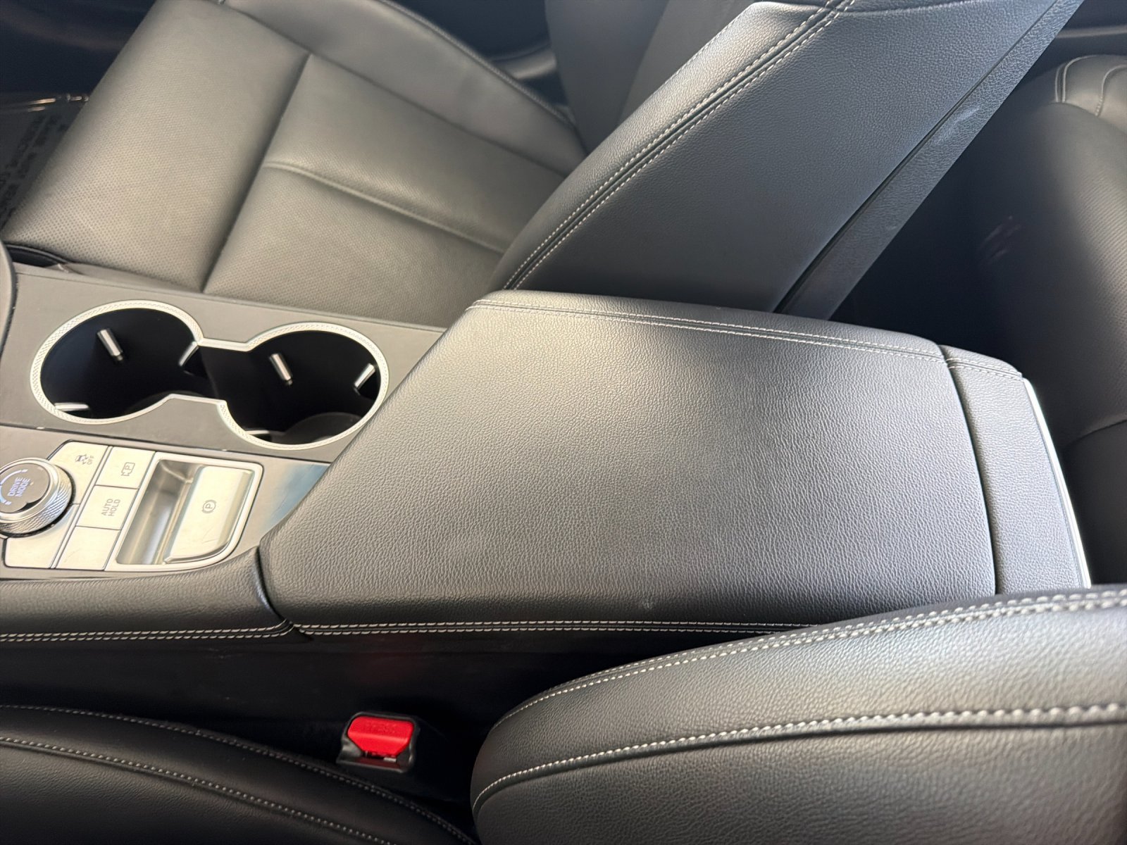Used 2025 Genesis G70 2.5T RWD image 22