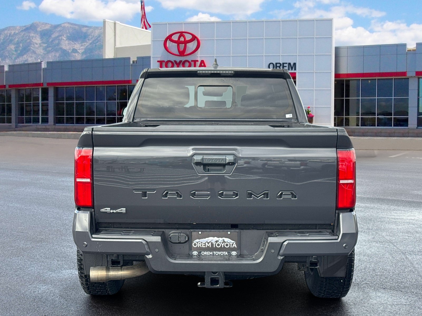 Used 2024 Toyota Tacoma SR5 AWD/4WD image 5
