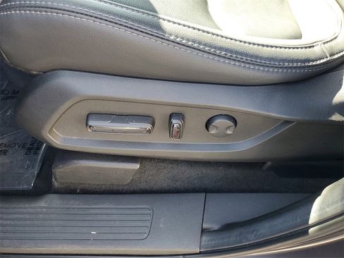 Used 2025 Honda Pilot EX-L image 20