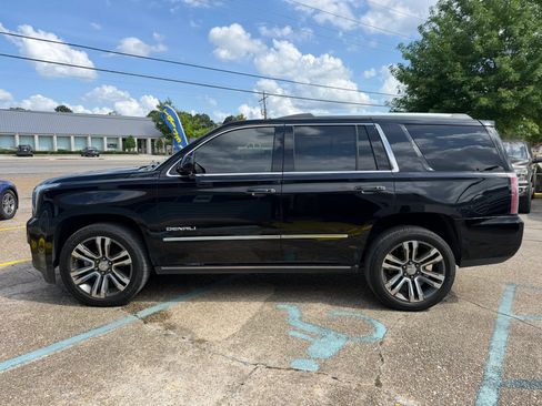 Used 2020 GMC Yukon Denali w/ Denali Ultimate Package RWD image 2