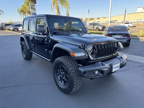 Used 2025 Jeep Wrangler Willys image 2