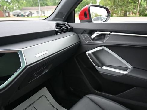 Used 2025 Audi Q3 2.0T Premium AWD/4WD image 28
