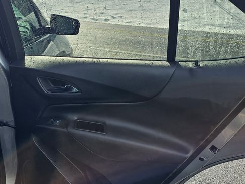 Used 2023 Chevrolet Equinox LT w/ Driver Convenience Package image 10