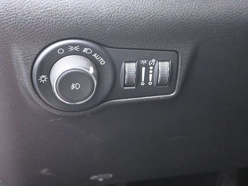 Used 2025 Jeep Compass Limited AWD/4WD image 16