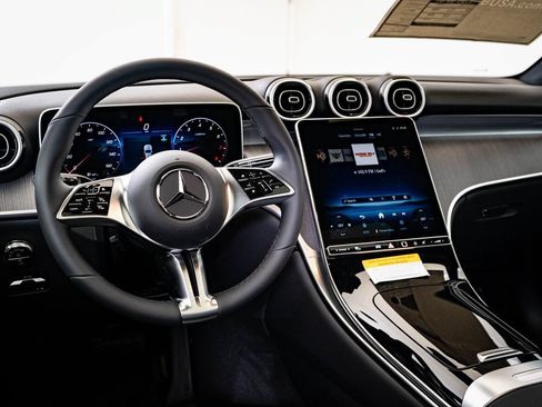 Certified 2026 Mercedes-Benz GLC 300 4MATIC image 4