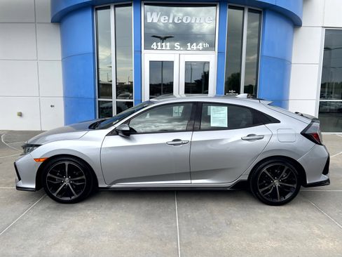 Used 2021 Honda Civic Sport image 1