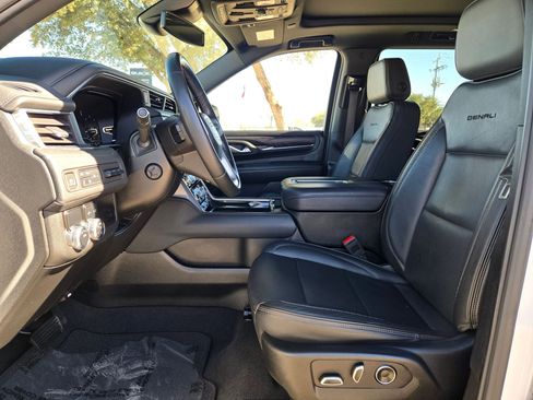 Certified 2024 GMC Yukon Denali image 9