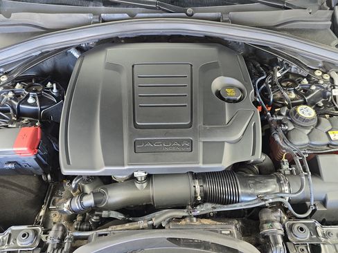 Used 2021 Jaguar F-PACE S image 31