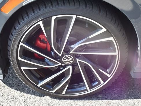Used 2022 Volkswagen GTI SE FWD image 48
