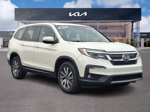 Used 2019 Honda Pilot EX image 1