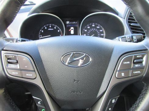 Used 2019 Hyundai Santa Fe XL image 16