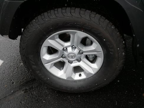 Certified 2022 Toyota 4Runner SR5 Premium w/ Moonroof Package image 15