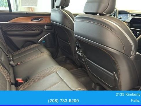 Used 2024 Jeep Grand Cherokee Summit AWD/4WD image 44