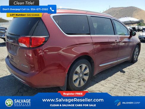 Used 2017 Chrysler Pacifica Platinum FWD image 4