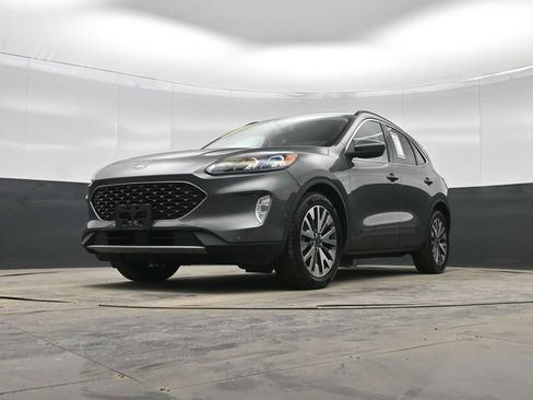 Used 2021 Ford Escape Titanium image 33