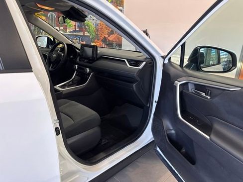 Used 2021 Toyota RAV4 XLE w/ Convenience Package AWD/4WD image 36