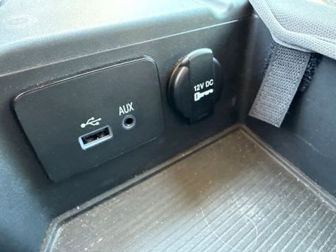 Used 2014 RAM 1500 Express RWD image 22