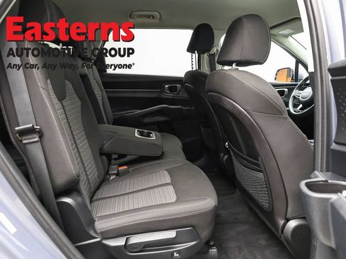 Used 2023 Kia Sorento LX AWD/4WD image 22