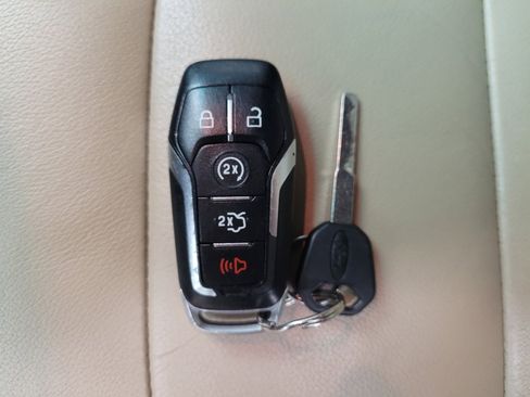 Used 2017 Ford Explorer XLT w/ Equipment Group 202A image 32