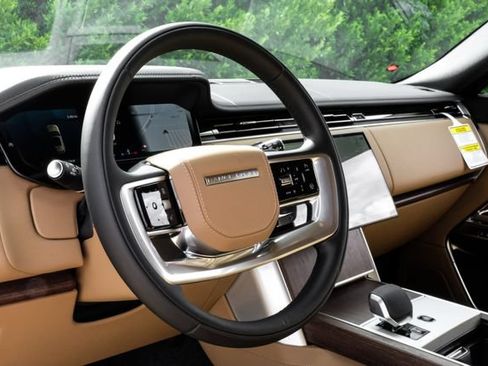 New 2026 Land Rover Range Rover Long Wheelbase SE AWD/4WD image 19