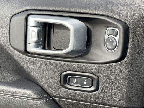 Certified 2022 Jeep Wrangler Unlimited Sahara image 20