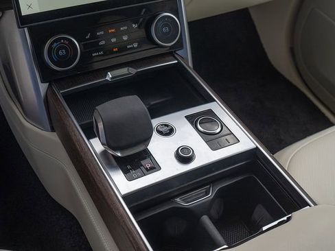 Used 2023 Land Rover Range Rover Long Wheelbase Autobiography image 18