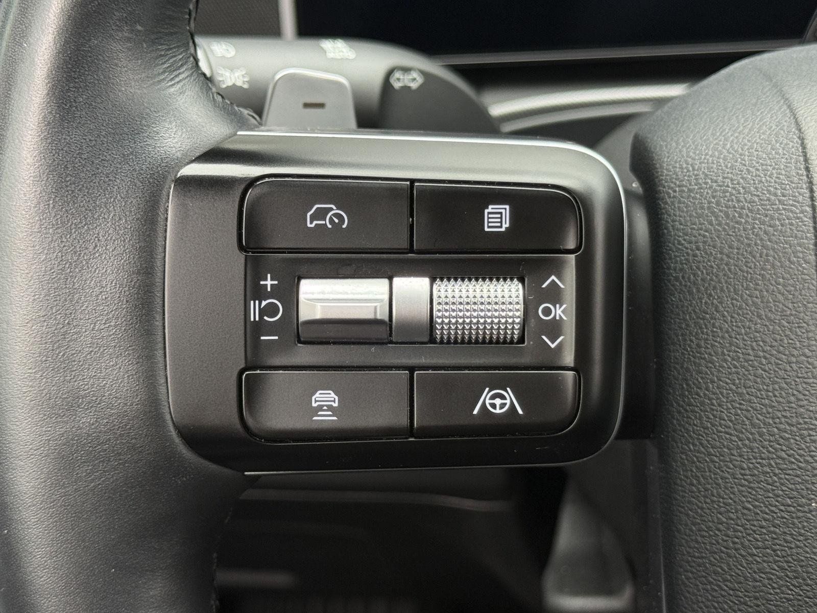 Used 2025 Hyundai Santa Fe SEL AWD/4WD image 37