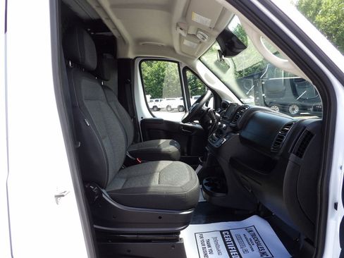 Used 2025 RAM ProMaster 2500 w/ U-Haul Equipment Group FWD image 33