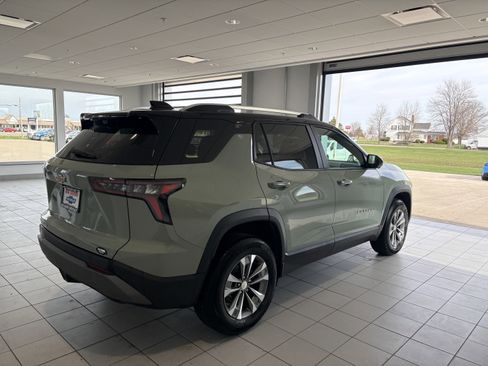 Used 2025 Chevrolet Equinox LT w/ Convenience Package II image 6