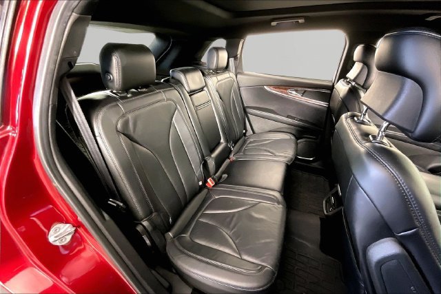 Used 2016 Lincoln MKX Reserve w/ Cargo Utility Package FWD image 21