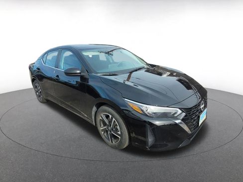 Used 2025 Nissan Sentra SV image 1