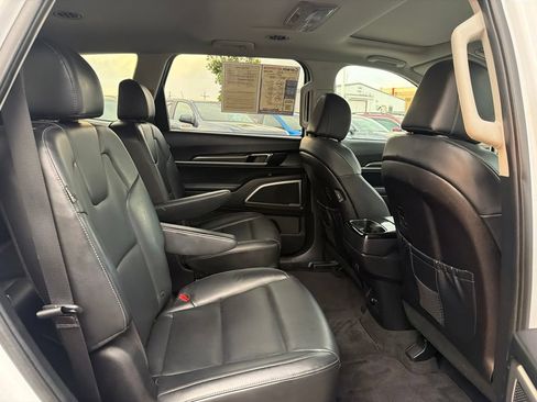 Used 2025 Kia Telluride S AWD/4WD image 15