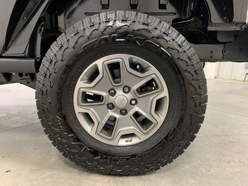 Used 2016 Jeep Wrangler Rubicon w/ Power Convenience Group AWD/4WD image 19