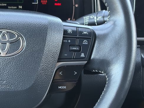 Used 2025 Toyota Camry SE w/ Convenience Package FWD image 18