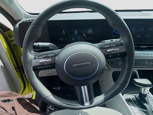 Used 2024 Hyundai Kona SEL FWD image 8
