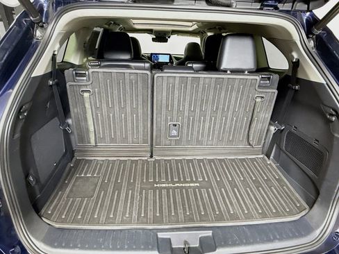 Certified 2022 Toyota Highlander Platinum image 27