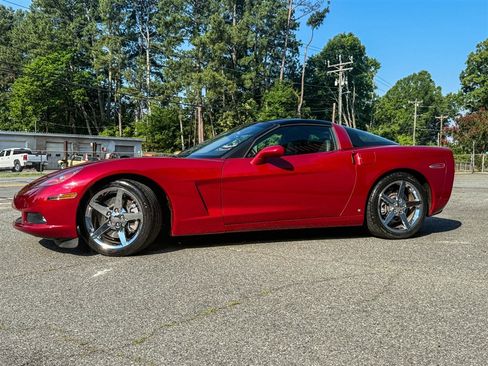 Used 2008 Chevrolet Corvette Coupe w/ Z51 Performance Package RWD image 4