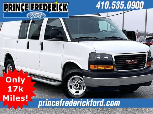Used 2024 GMC Savana 2500 G25 w/ Driver Convenience Package image 1