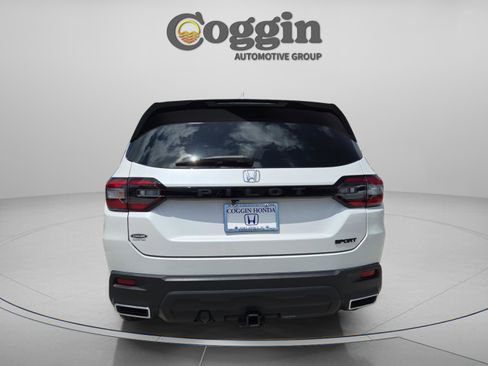 Used 2023 Honda Pilot Sport image 4
