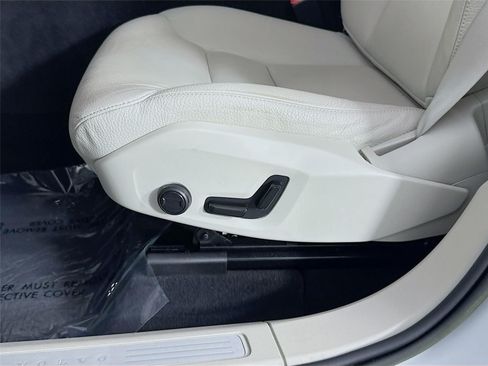 Used 2023 Volvo XC60 B5 Plus w/ Protection Package Premier FWD image 23