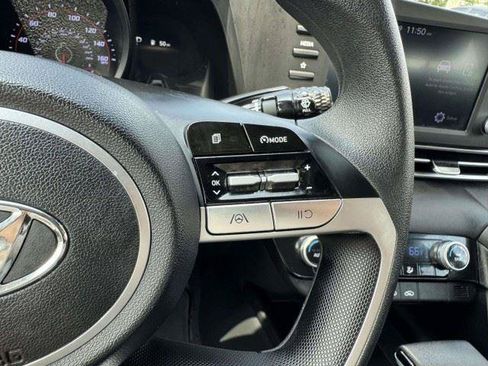 Used 2023 Hyundai Elantra SEL FWD image 29