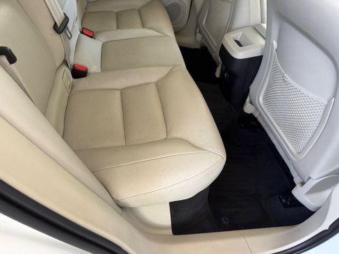 Used 2019 Volvo XC60 T5 Momentum w/ Premium Package FWD image 37
