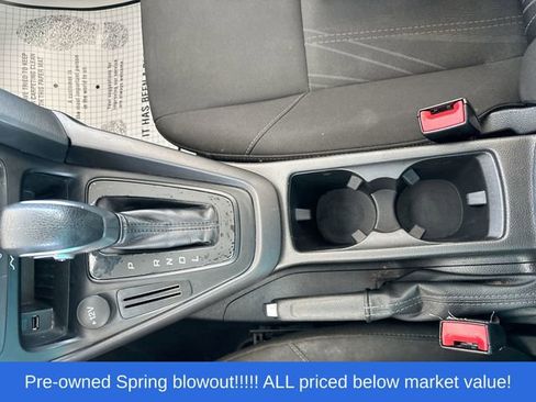 Used 2018 Ford Focus SE FWD image 25
