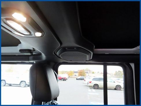 Used 2022 Jeep Wrangler Unlimited Rubicon w/ Dual Top Group image 10