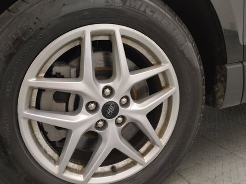 Used 2024 Ford Edge SEL image 31