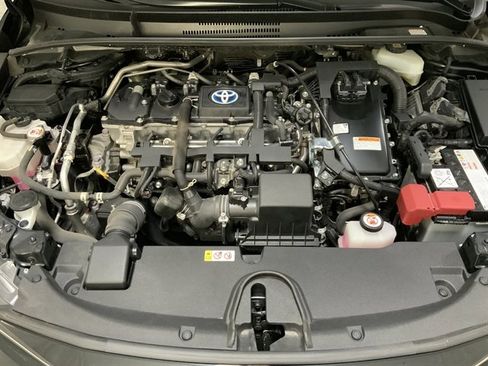 Used 2022 Toyota Corolla LE image 9