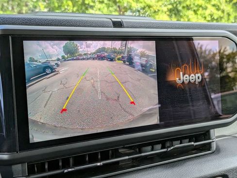 Used 2024 Jeep Wrangler Unlimited Sport AWD/4WD image 24