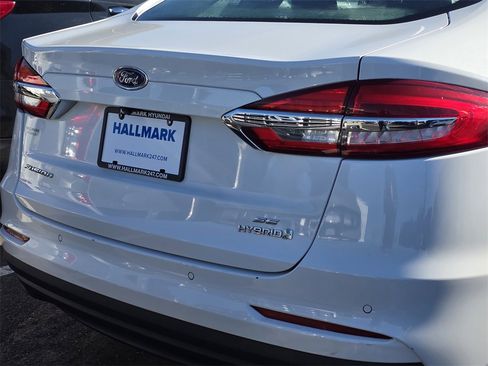 Used 2019 Ford Fusion SE image 30