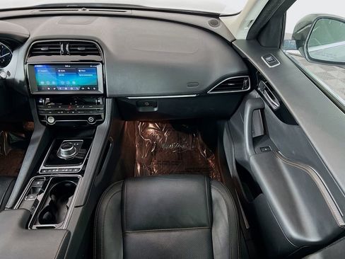 Used 2020 Jaguar F-PACE Prestige image 24